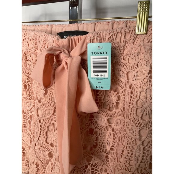 NWT TORRID 00 Peachy 3.5" Crochet Pull On Shorts Boho - Picture 3 of 7